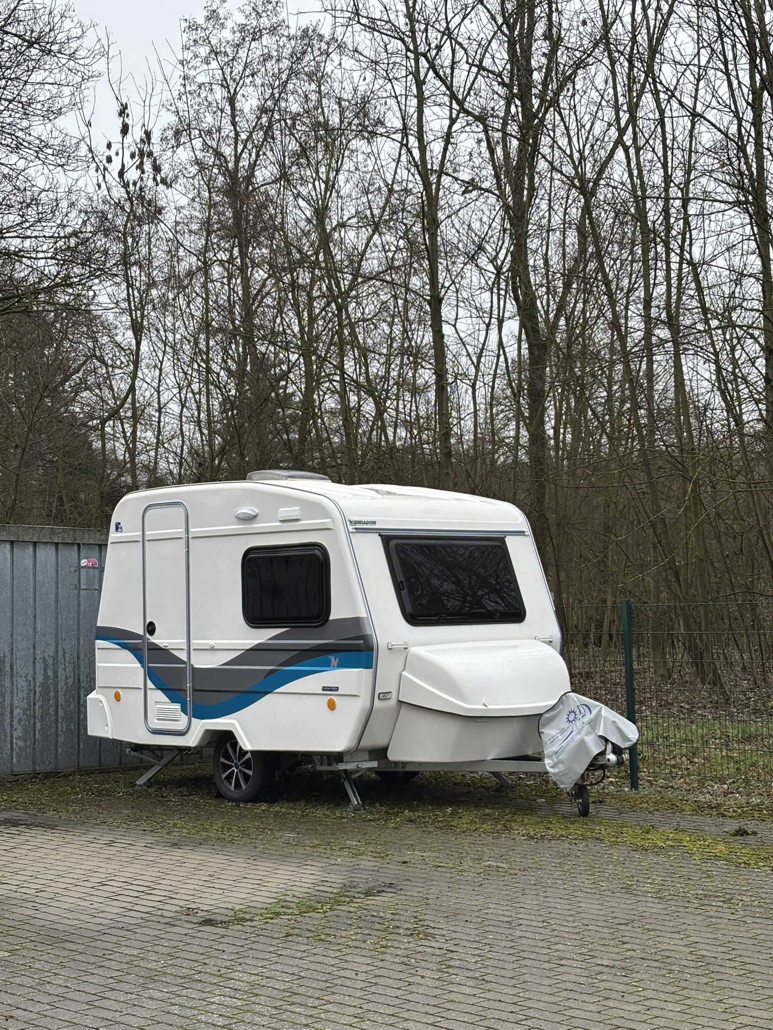 Niewiadow N126N Miniwohnwagen