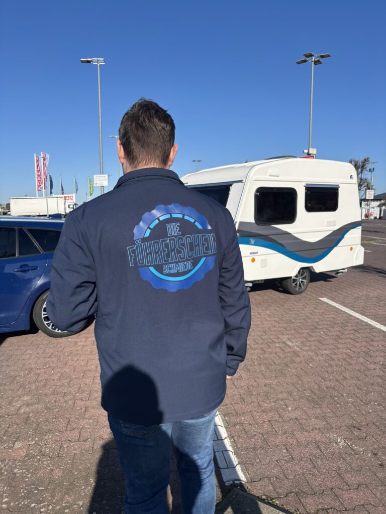 Fahrschule für Wohnwagen: B96-Kurs