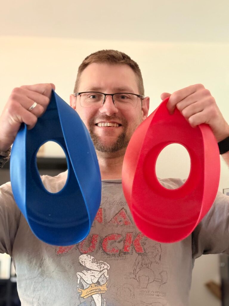 Sascha mit zwei Omnia-Formen