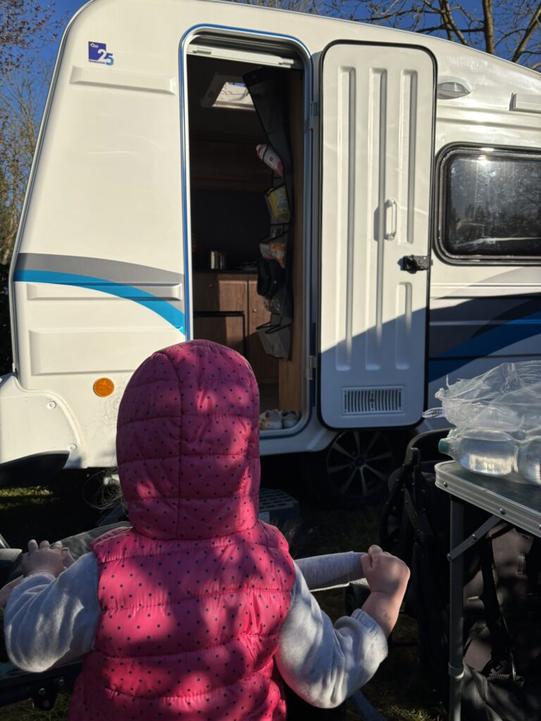 Sophie vor dem Niewiadow N126N