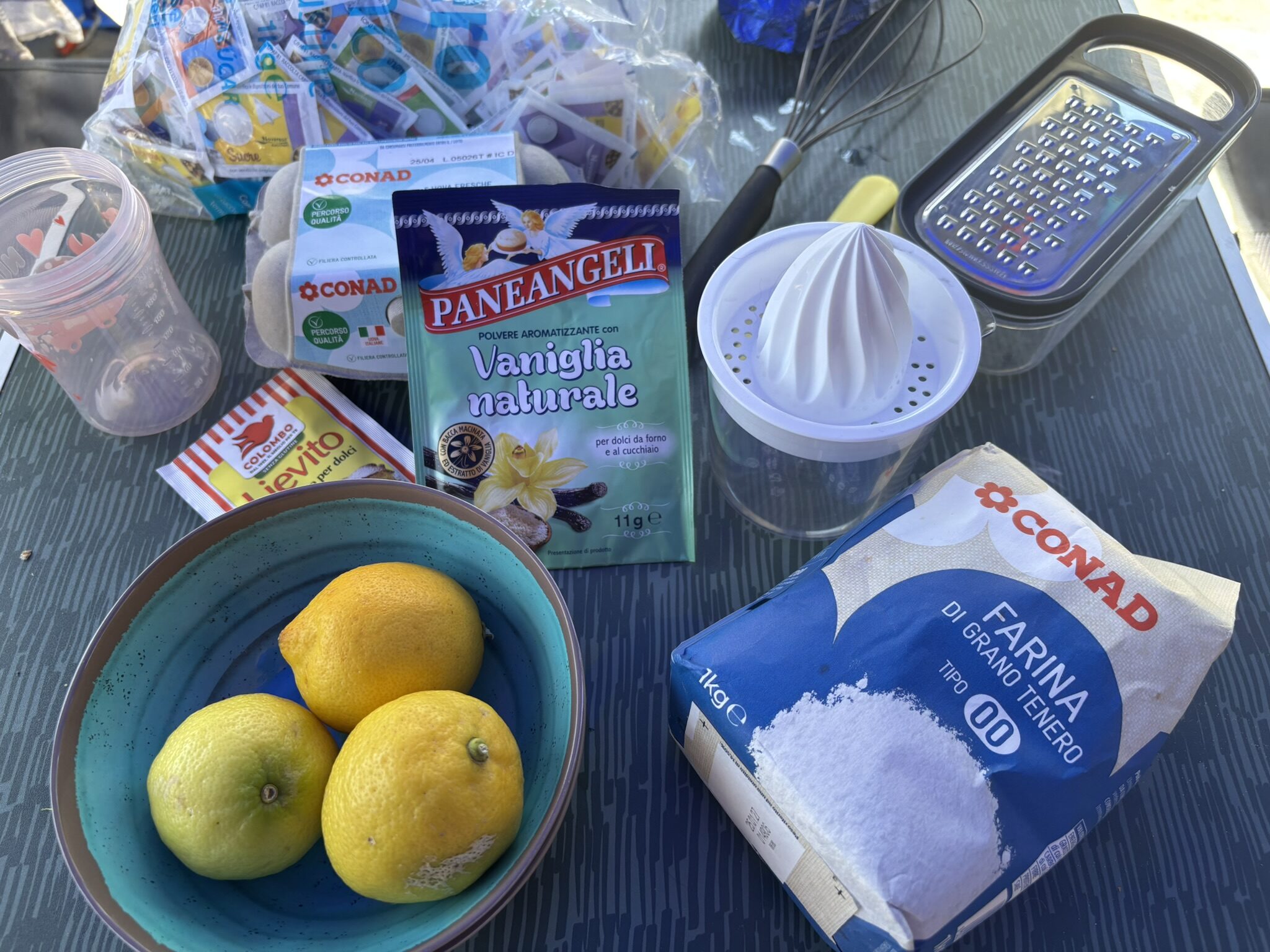 Zutaten für den Zitronenkuchen im Omnia