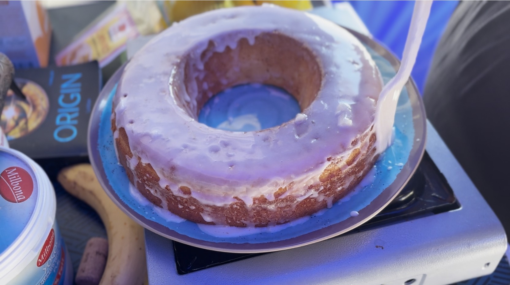 Kuchen mit Zuckerguss aus dem Omnia
